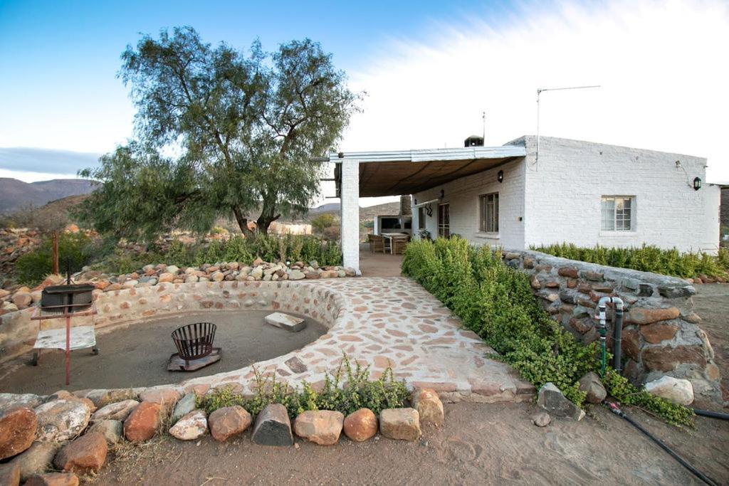 Graaff-Reinet Ironstone Cottage מראה חיצוני תמונה