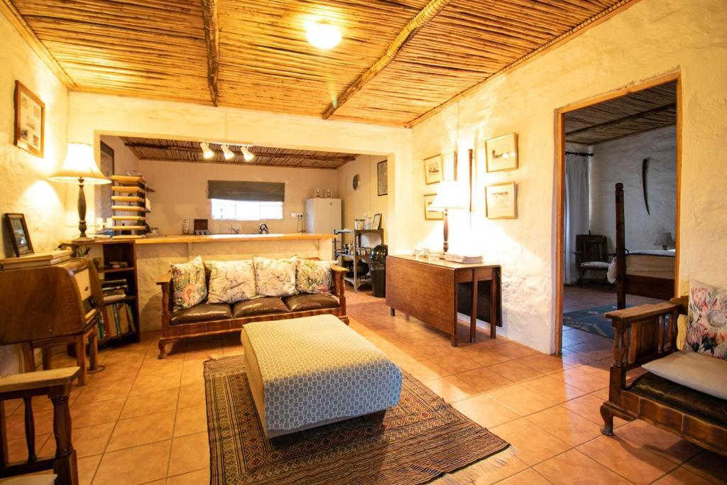 Graaff-Reinet Ironstone Cottage מראה חיצוני תמונה